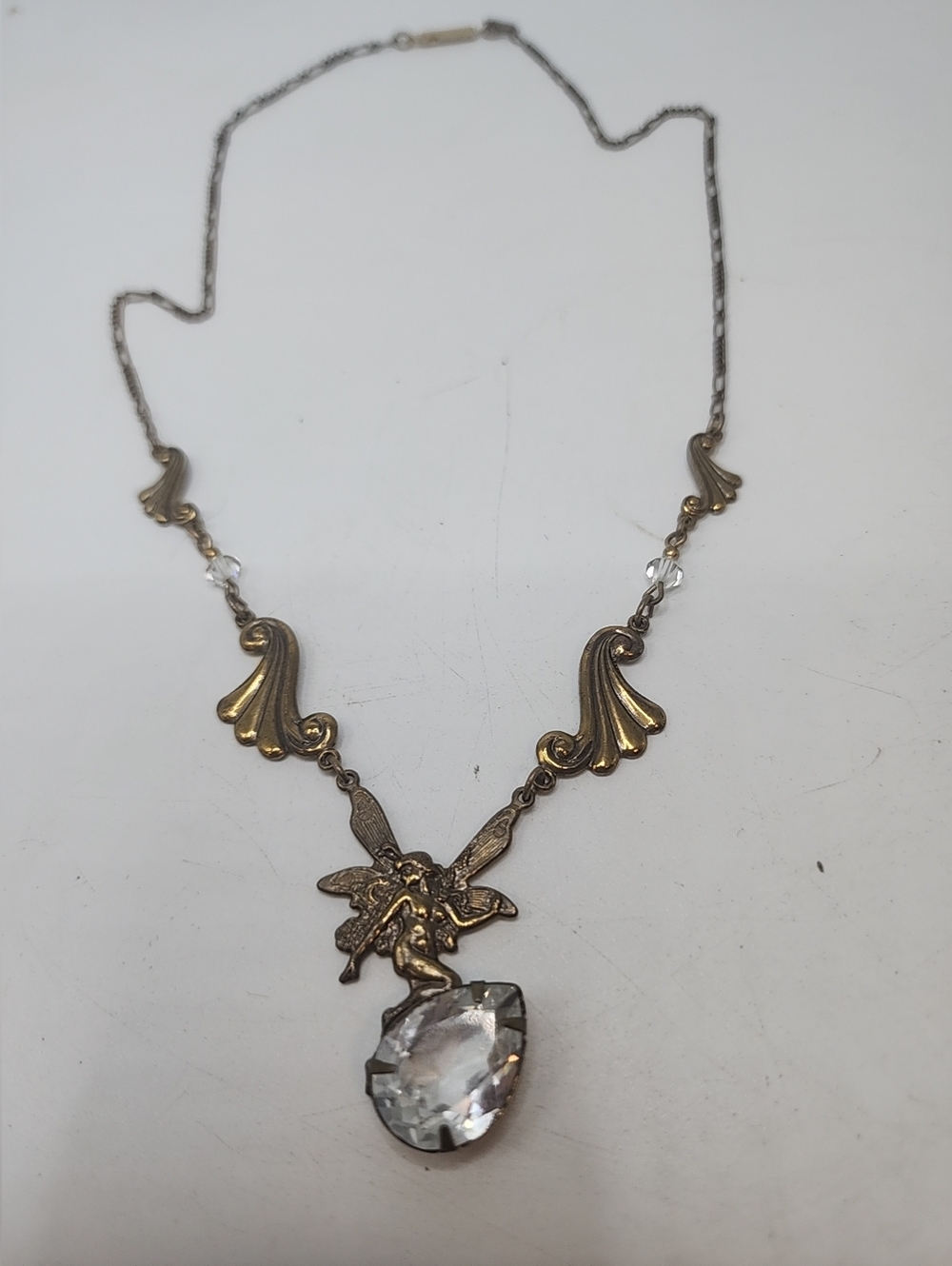 Vintage Sadie Green Art Deco Teardrop Glass Crystal Gold Tone Dangle Necklace